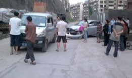 杞县柳庄车祸最新爆料,悲剧现场细节披露，调查深入进行中